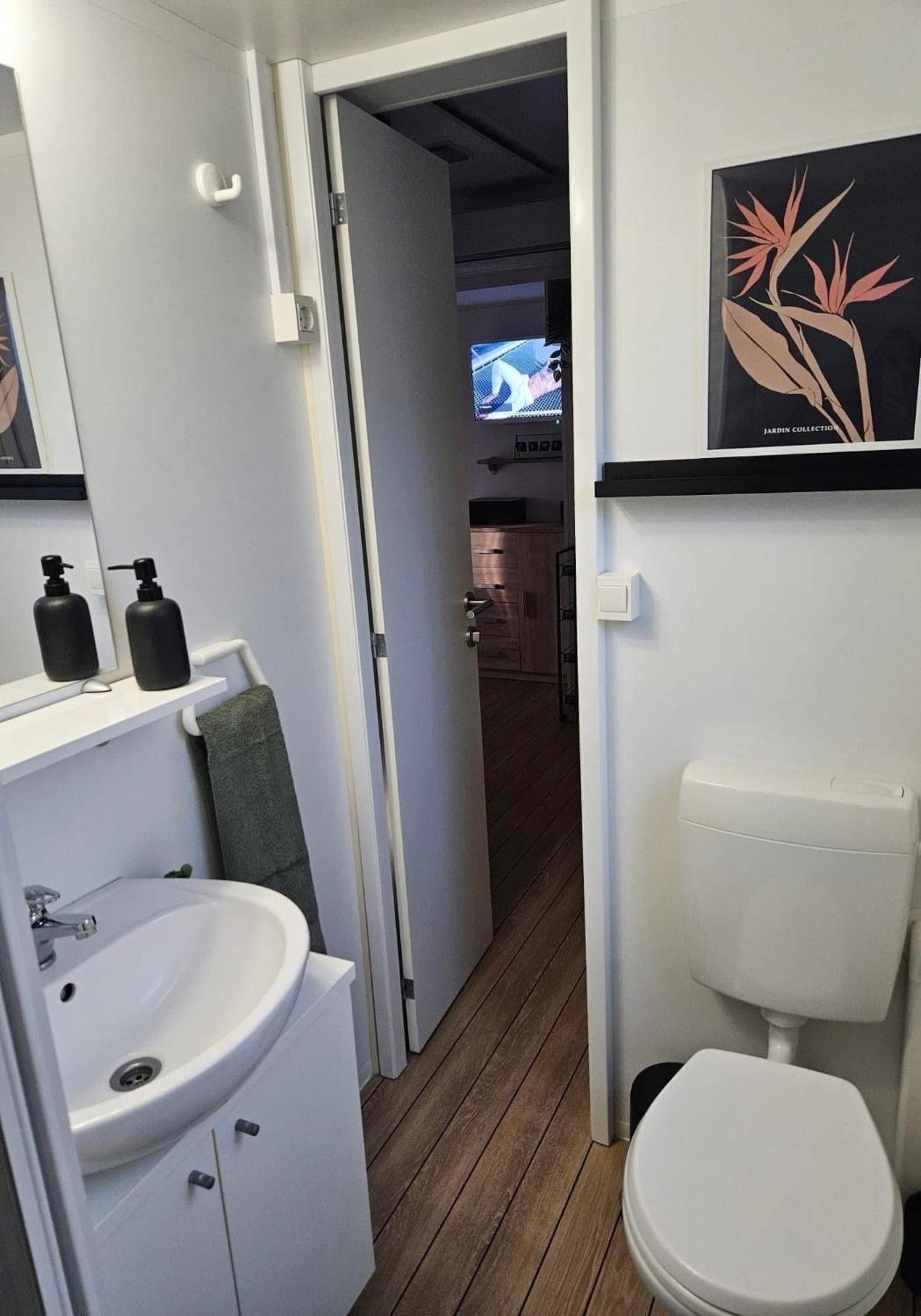 Mobile Home Peponi Del Mar, Brand New ビオグラード・ナ・モル エクステリア 写真