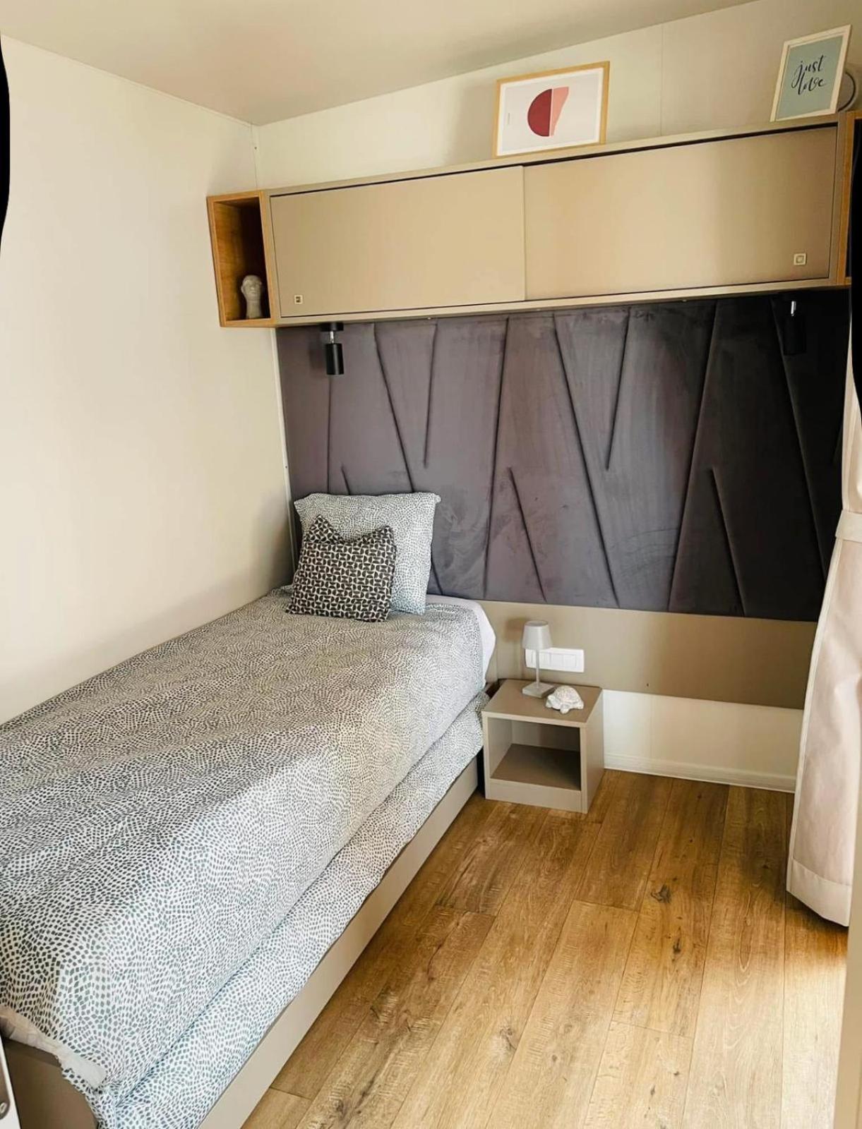 Mobile Home Peponi Del Mar, Brand New ビオグラード・ナ・モル エクステリア 写真