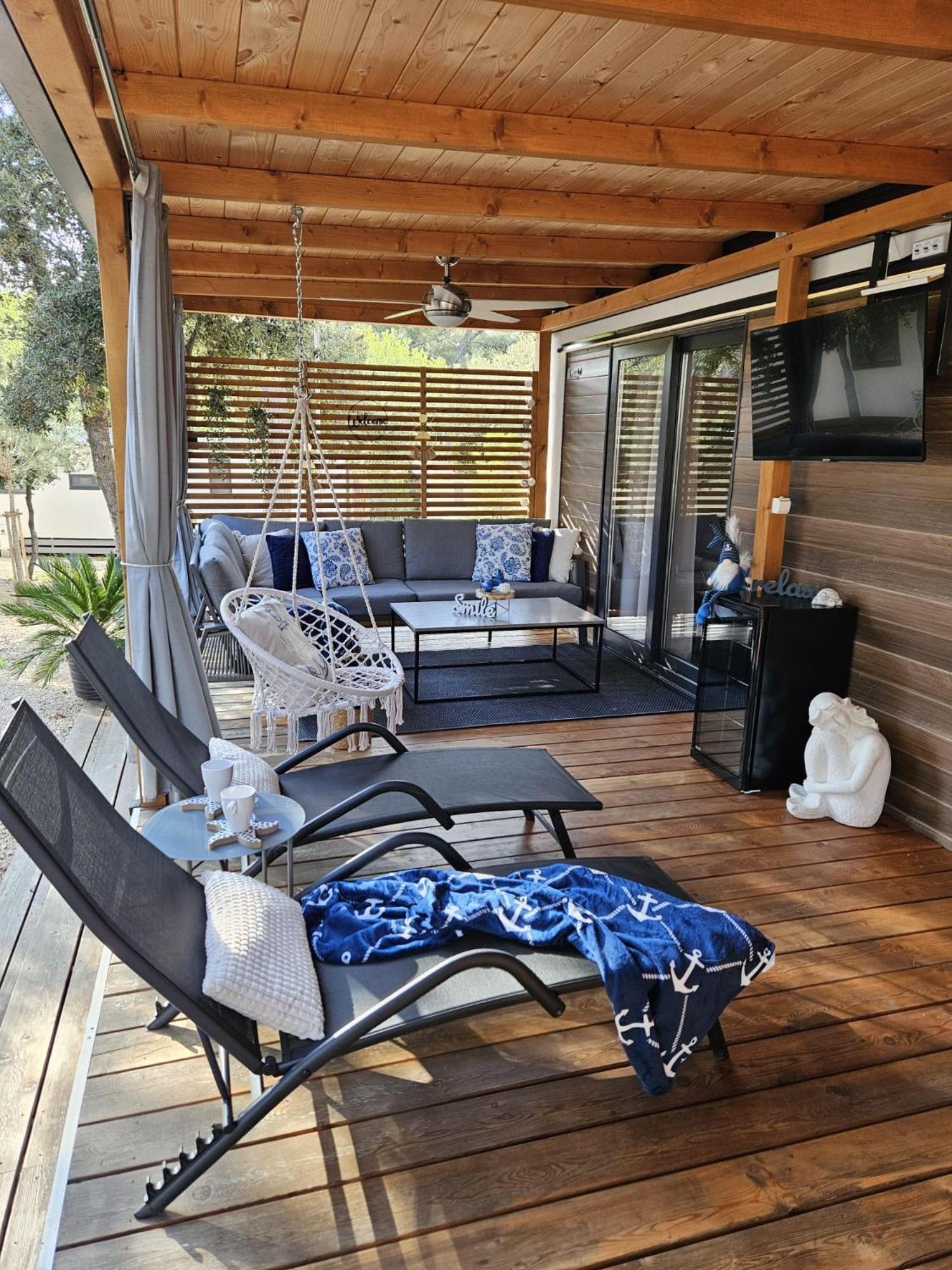 Mobile Home Peponi Del Mar, Brand New ビオグラード・ナ・モル エクステリア 写真